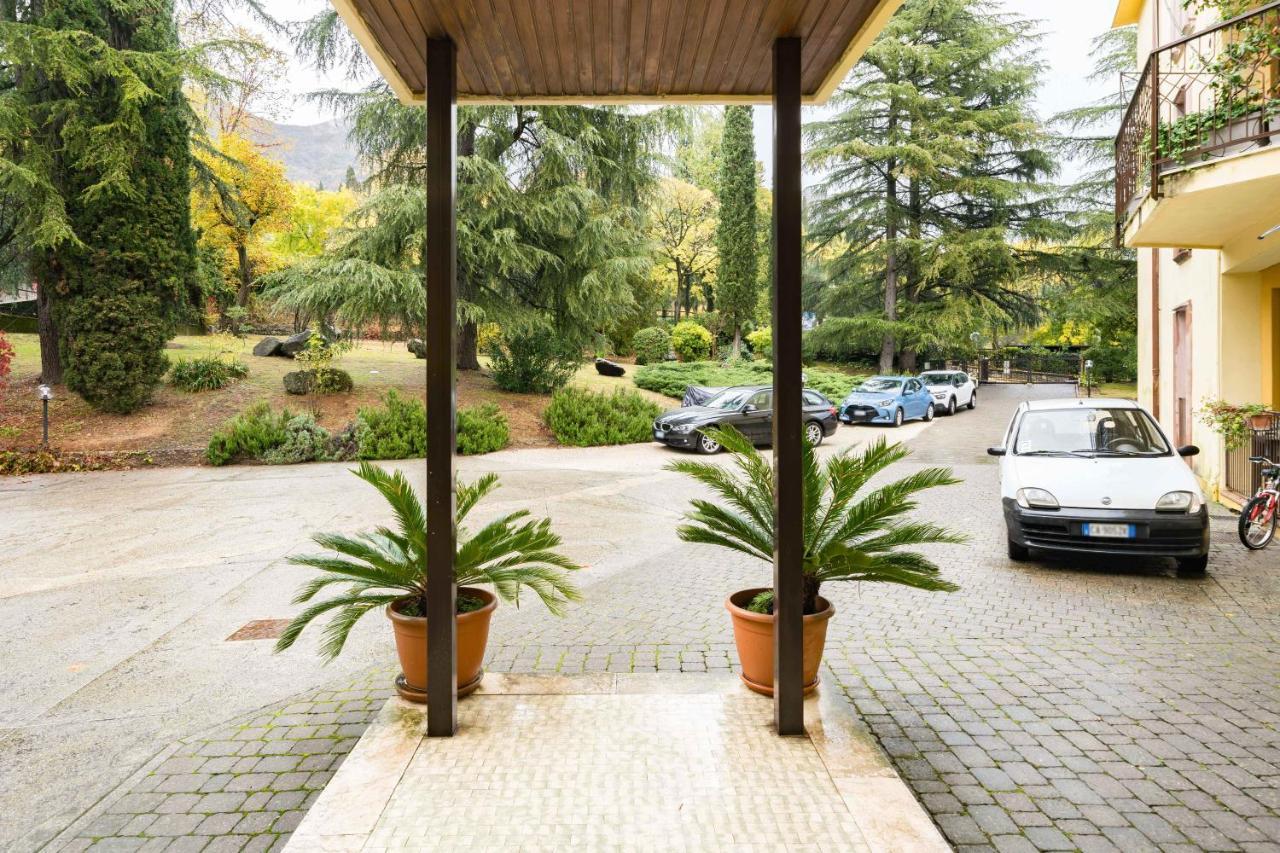 Residenza Al Vittoriale - By Host4U Lägenhet Gardone Riviera Exteriör bild