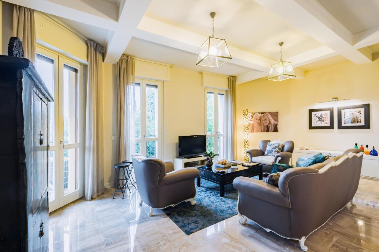 Residenza Al Vittoriale - By Host4U Lägenhet Gardone Riviera Exteriör bild